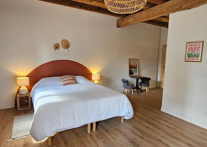 Panzió D'hote De Charme L'escapada Les Echappees Belles Antignac