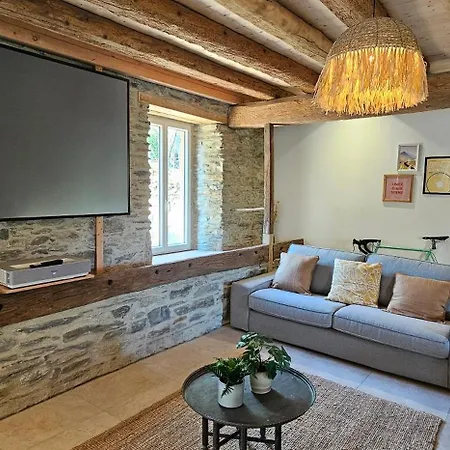 D'hote De Charme L'escapada Les Echappees Belles Bed and Breakfast Antignac